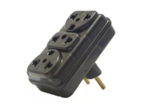 ADAPTADOR DE TOMADA TRIPLO